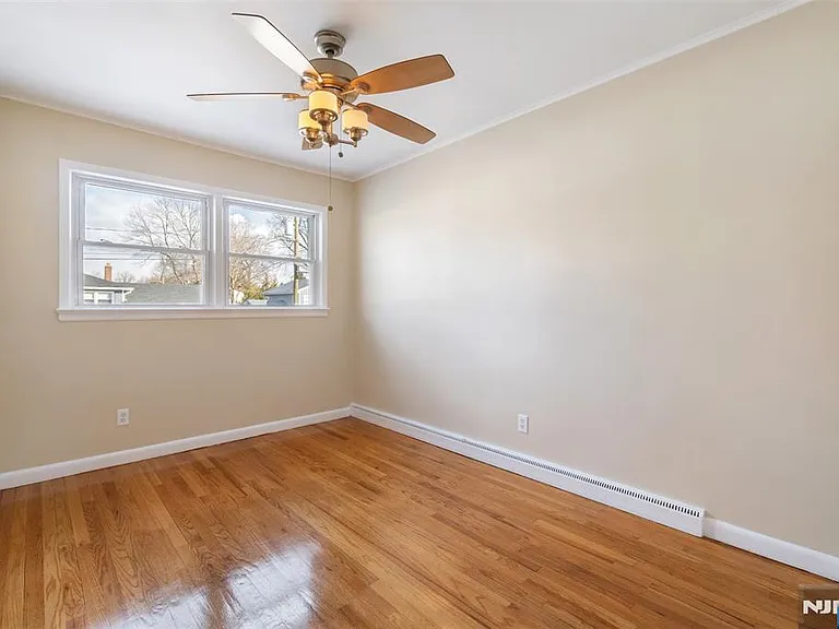 75 Cypress Rd — Photo 15