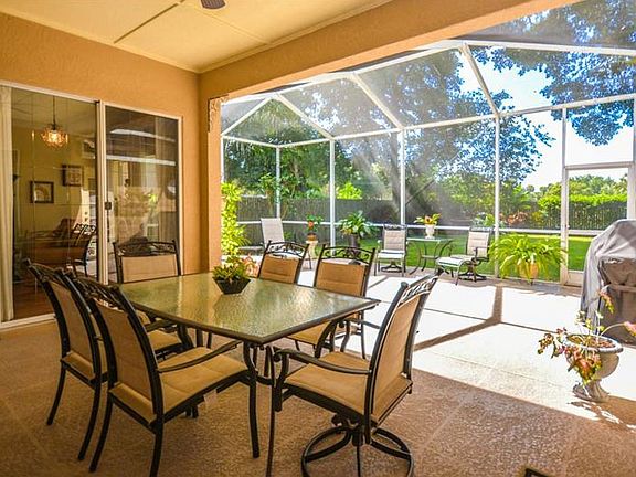 5th image of 2833 Laurel Leaf Dr