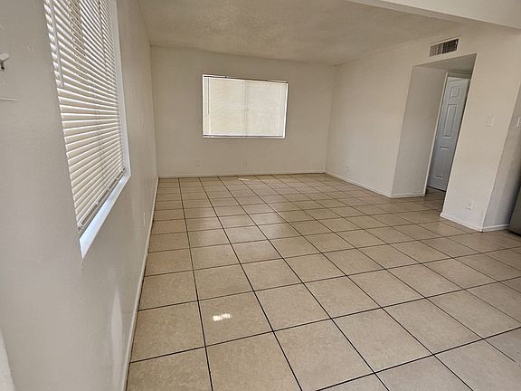 5th image of 741 Lilly Ln Unit 13A