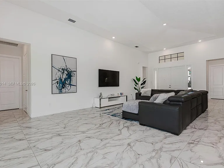 12835 Bayside Ct — Photo 14