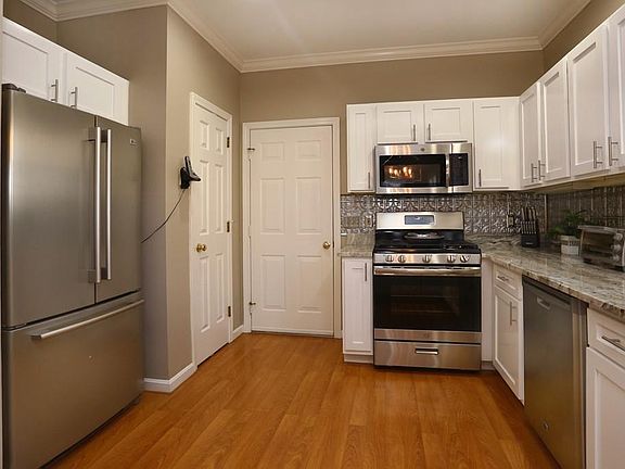 3rd image of 51 Juniper Wood Dr