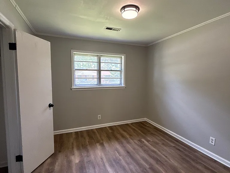 306 Poplar St — Photo 2