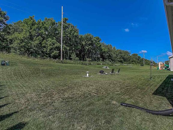 2nd image of 837 Stonefield Dr