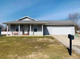 317 Rutledge St, Worden, IL 62097