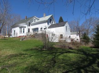 6 Water St, Richmond, ME 04357