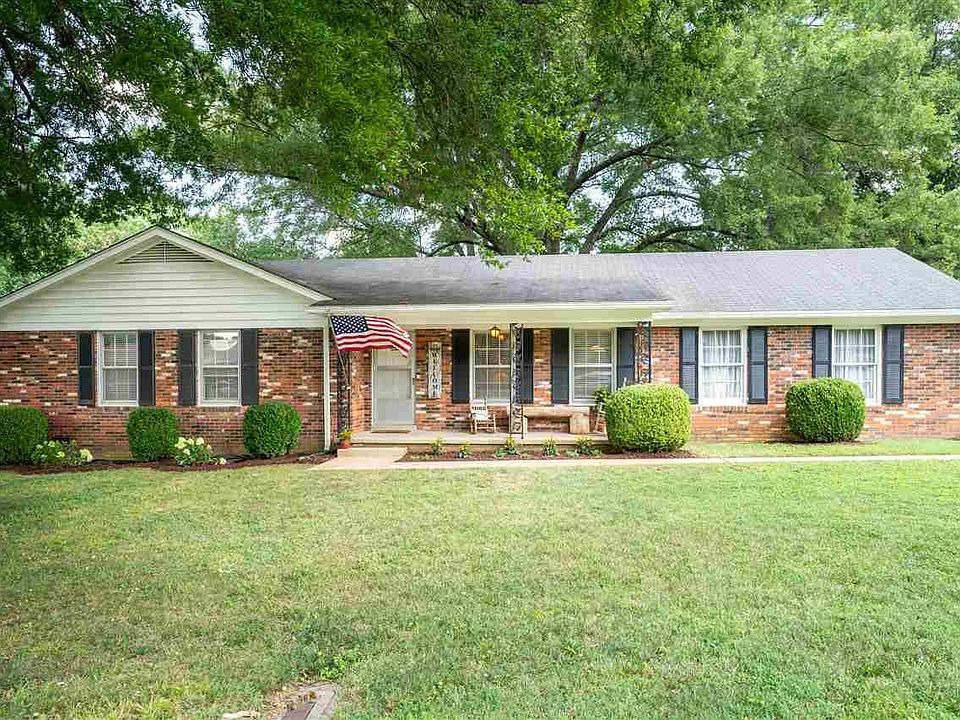 1st image of 83 Lesa Dr