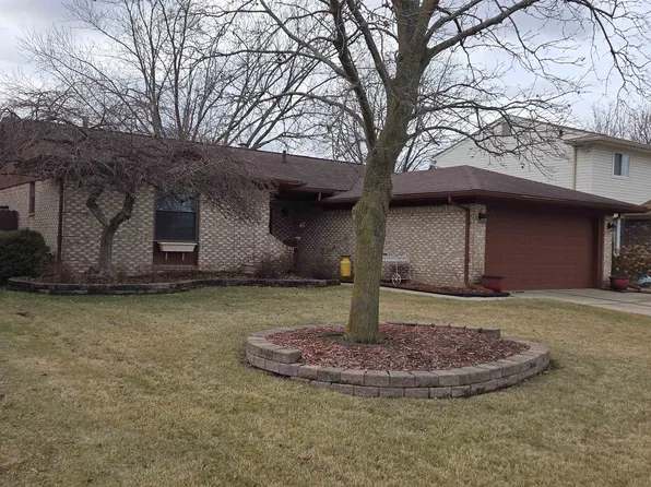 45675 Heatherwoode Ln, Macomb, MI 48044