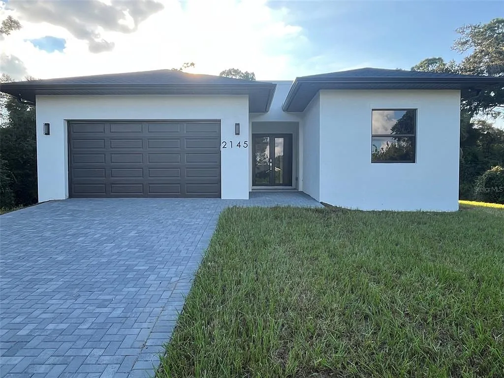 3 bed, 2.0 bath, 1671 sqft, $2,100 — Photo 1