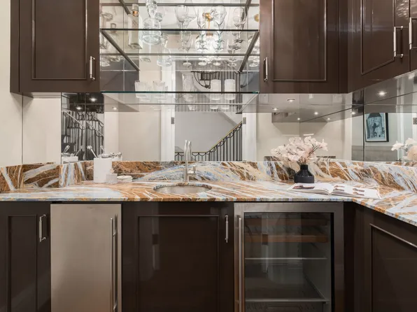 157 East 65th Street image 7 of 27