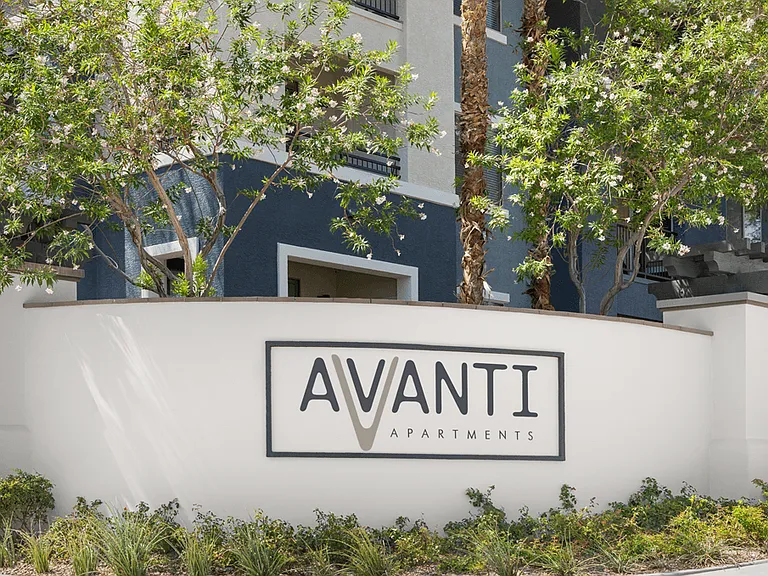 Avanti — Photo 1