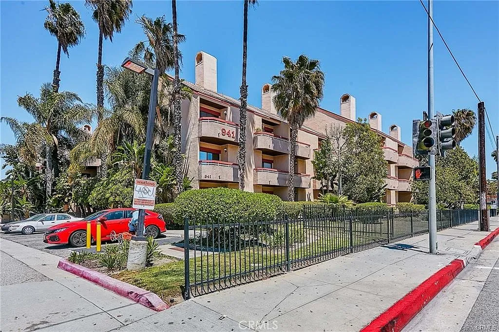2 bed, 1038 sqft, $2,800 — Photo 1