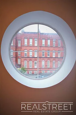 Rented by Real Street Inc | media 10