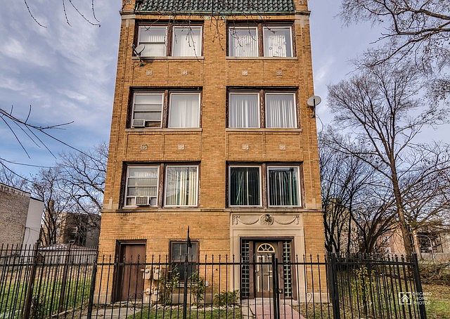 1st image of 4208 W Gladys Ave