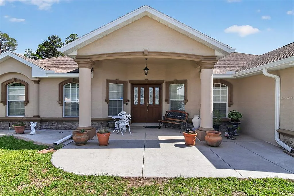 4 bed, 2.0 bath, 2245 sqft, $2,100 — Photo 3
