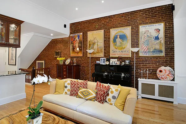 Sold by Corcoran | media 24