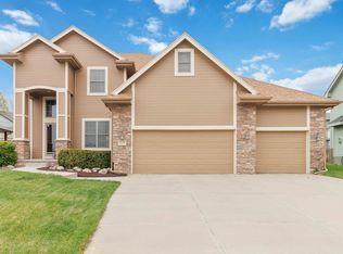 16102 Adams St, Omaha, NE 68135