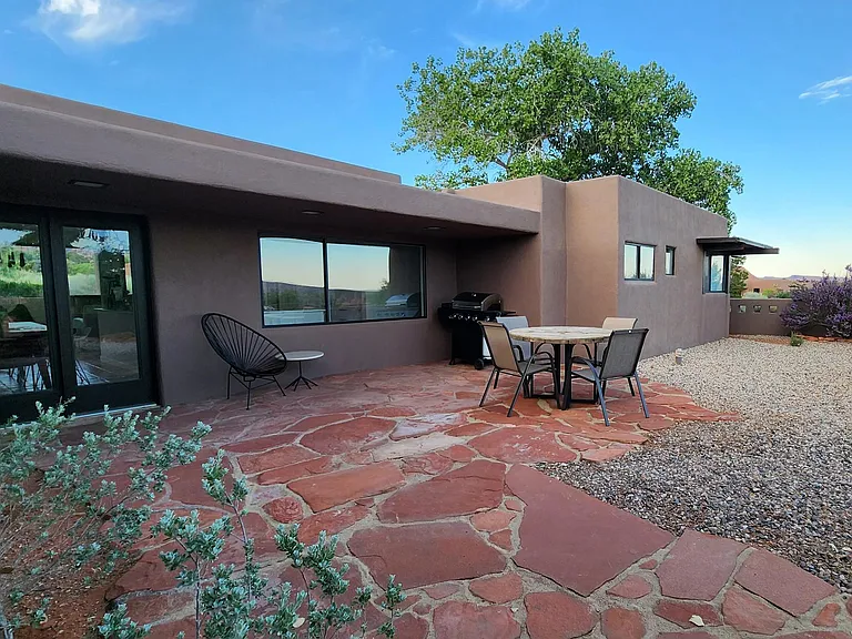 1411 W Sandhill Cir — Photo 39