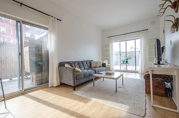 Rented by FirstService Realty (legacy) | media 28