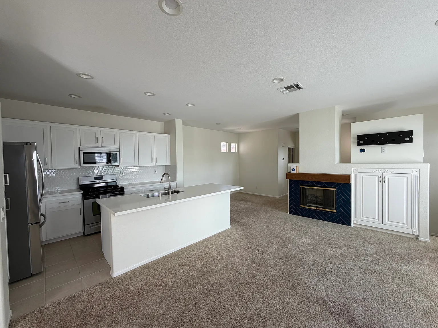 10930 Ivy Hill Dr — Photo 2