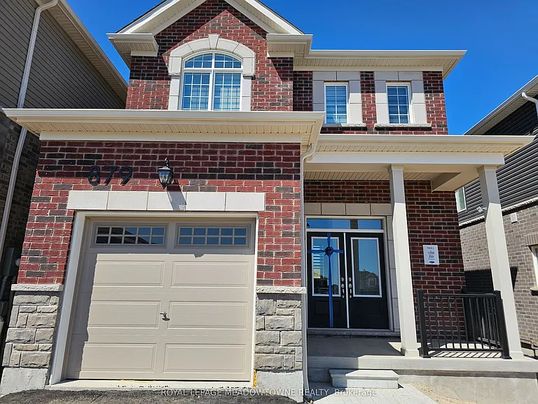 879 Amand Dr — Photo 1