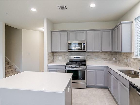5th image of 620 Reinhardt Blvd