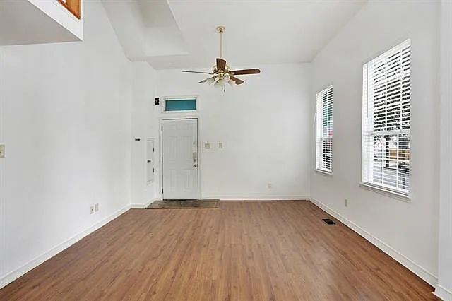 841 Washington Ave — Photo 5