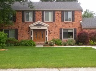 5416 Crispin Way Rd, West Bloomfield, MI 48323