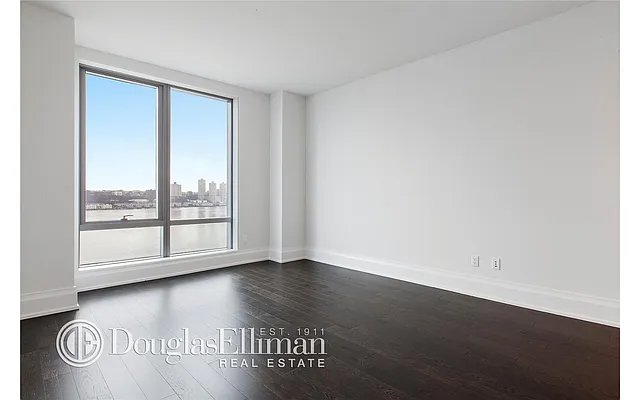 Rented by Douglas Elliman | media 20