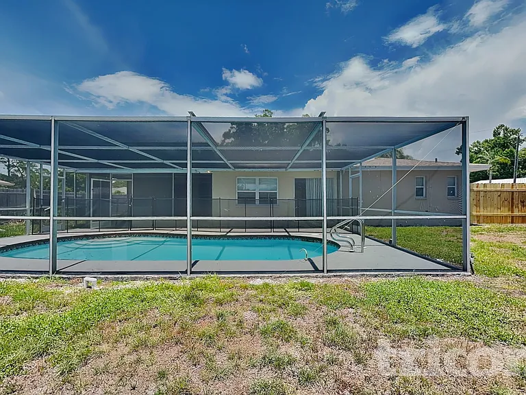 6160 Rockefeller Ave — Photo 14