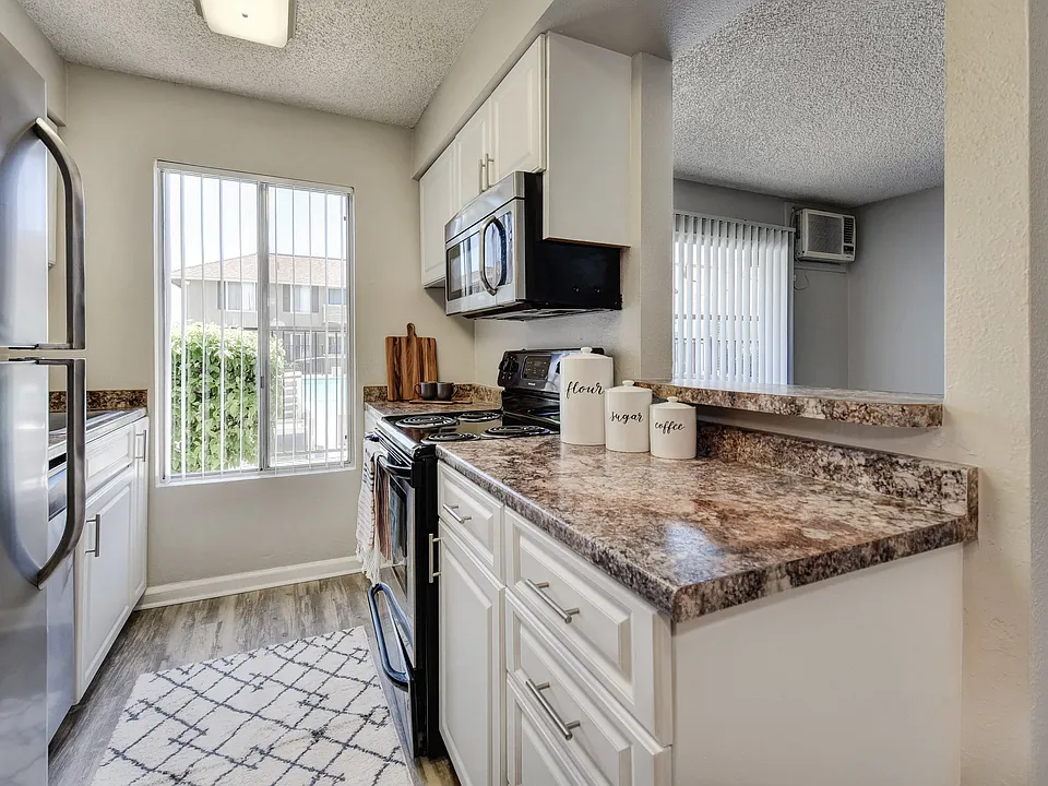 Chardonnay Ridge | One Bedroom Kitchen