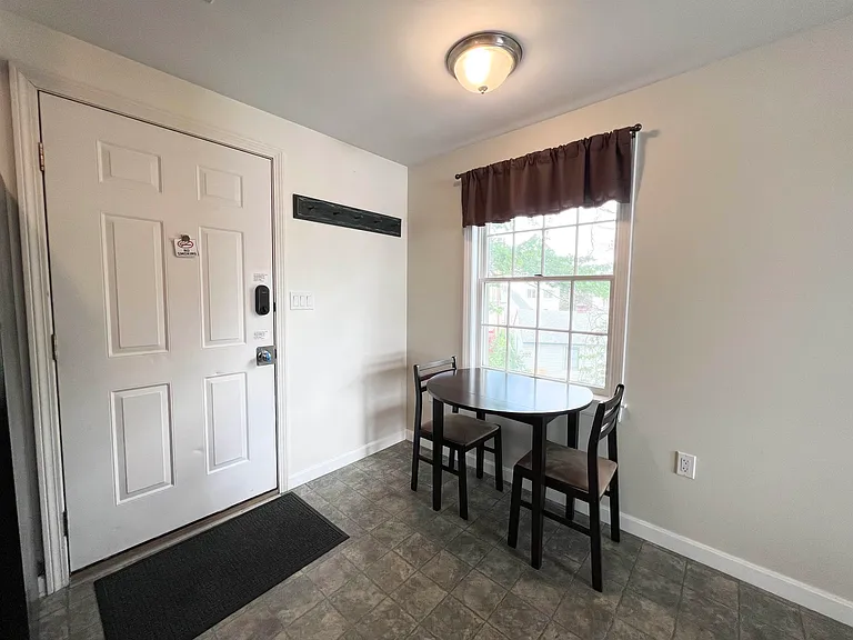 1011 Laconia Rd #4 — Photo 7
