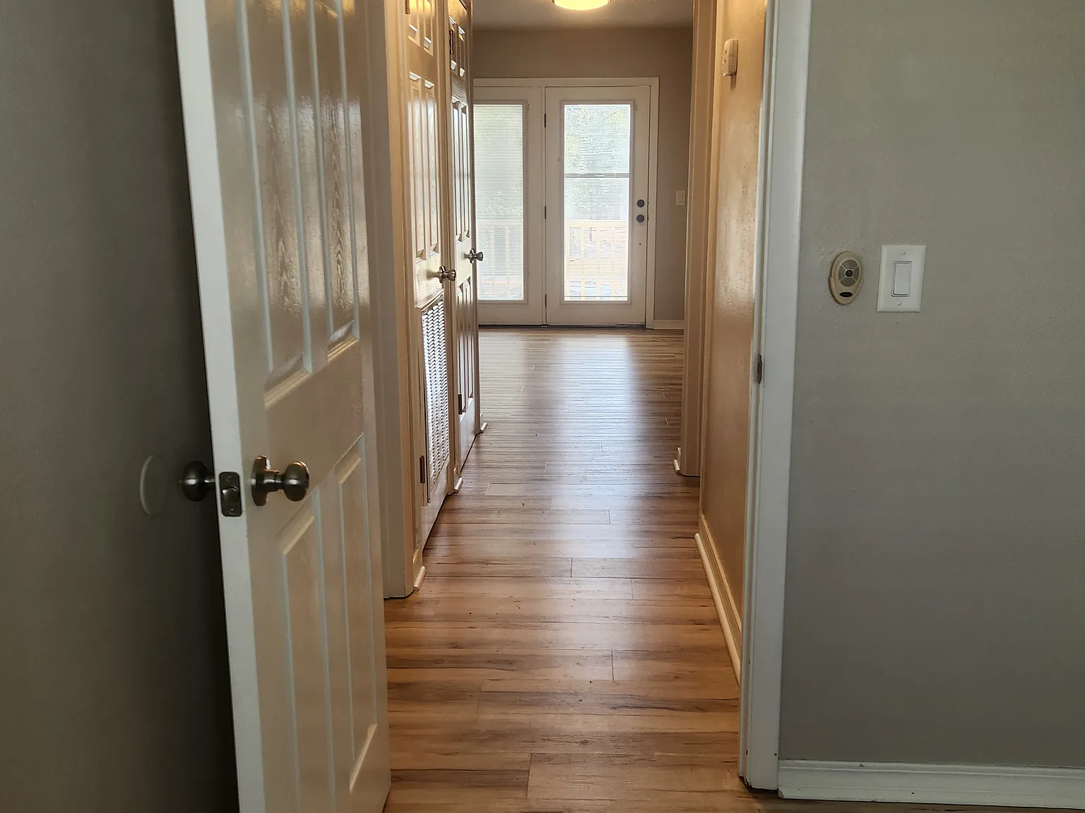 2 bed, 890 sqft, $1,400 — Photo 3