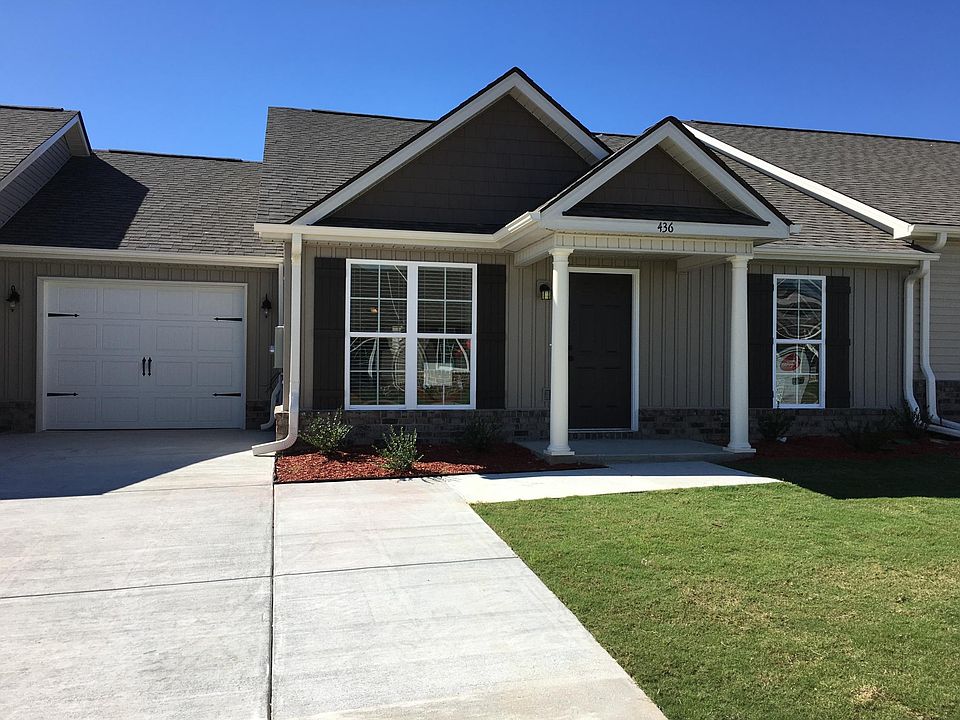 Hoa maintains the front yard