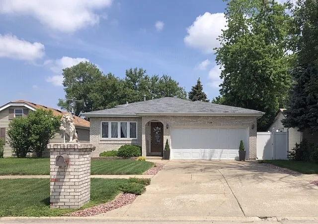 7138 W 74th Pl photo 1