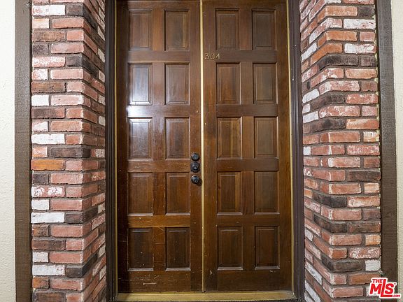 4th image of 5334 Lindley Ave Unit 304