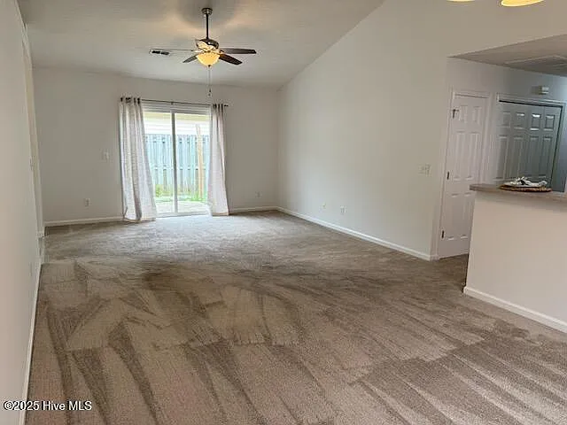 1105 Loman Ln — Photo 9