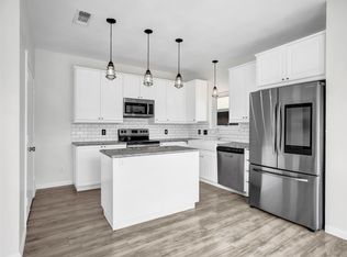 2719 Garden Grove Rd, Grand Prairie, TX 75052