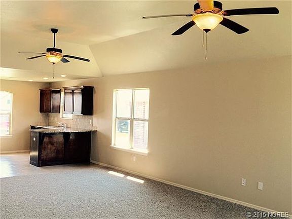 5th image of 1105 S Catalina Dr