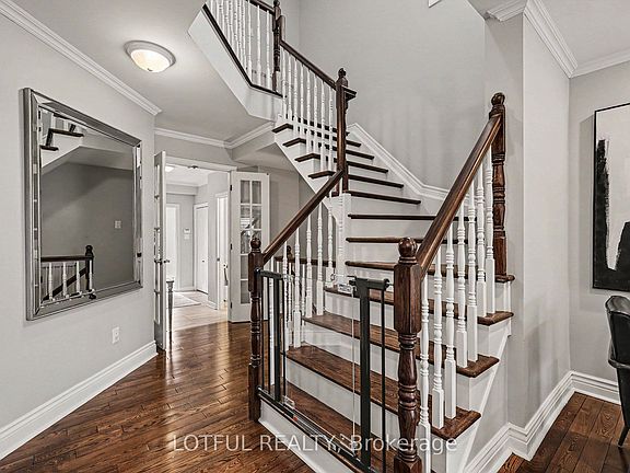 5th image of 365 Riversedge Cres