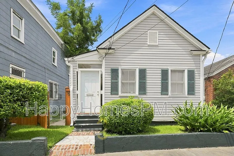 3 bed, 2.0 bath, 1170 sqft, $2,950 — Photo 2