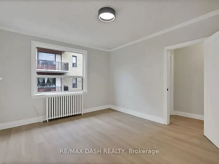 50 Raglan Ave #5 — Photo 15