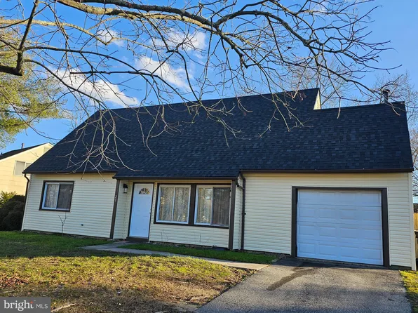 29 Peoria Ln, Sicklerville, NJ 08081