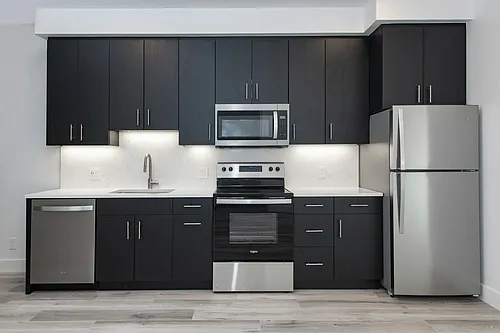 2111 Cross St #302 Photo 1