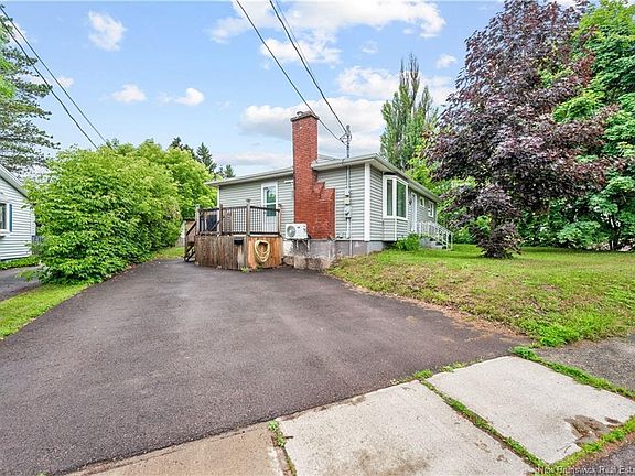 2nd image of 3 Downsview Ave