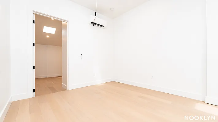 Rented by Nooklyn NYC LLC | media 30