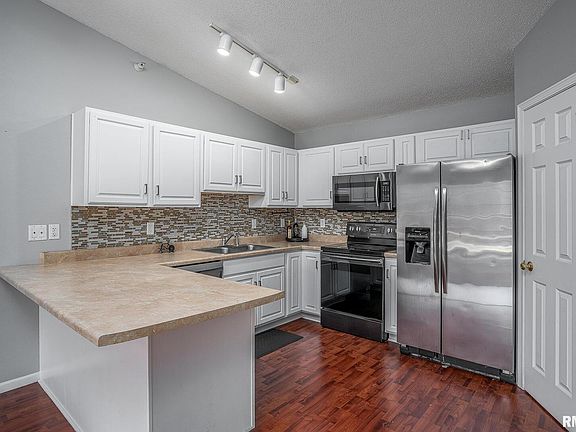 4th image of 3205 S 16th Ave Unit 301