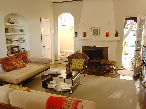 2nd image of 1530 Wellesley Ave