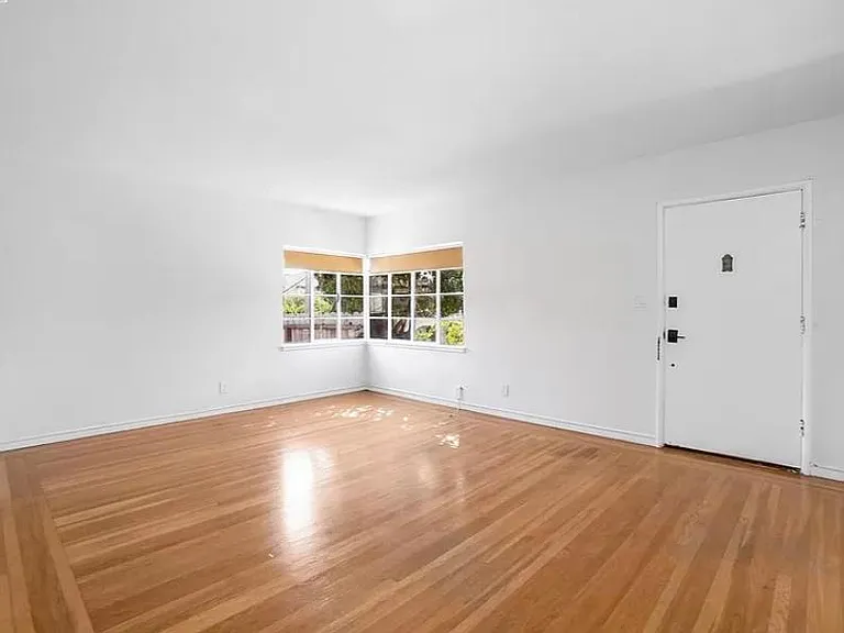 2978 Georgia St — Photo 5