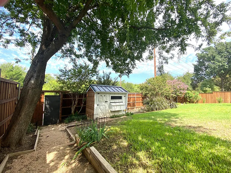 2125 Columbia Dr — Photo 35
