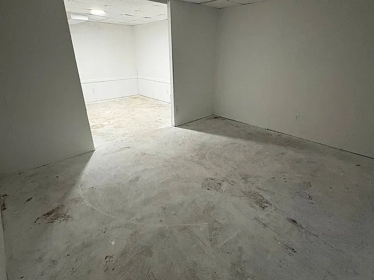 1004 N Dixie Hwy — Photo 15